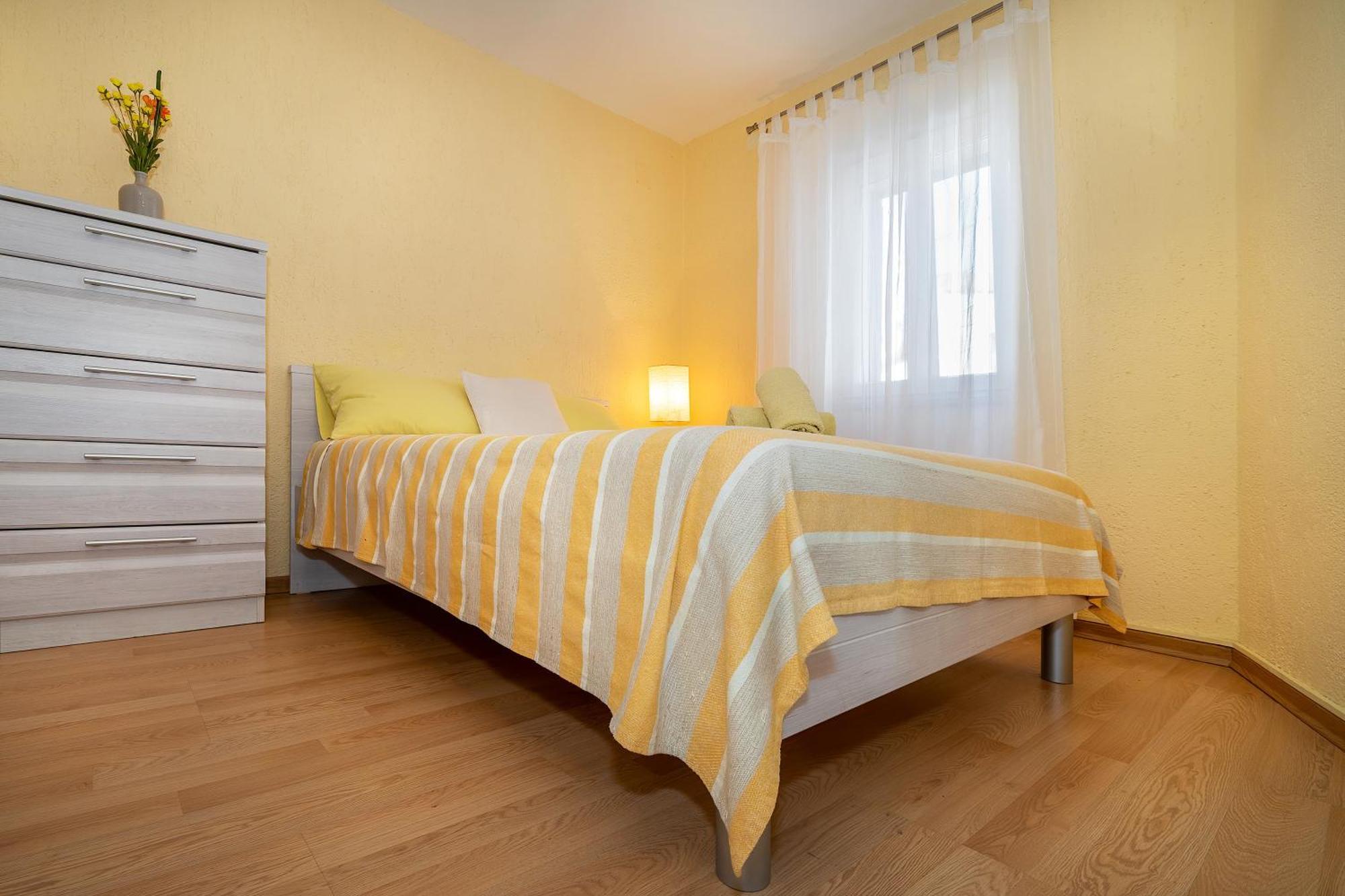Apartments Ivo With Sea View Башка Экстерьер фото