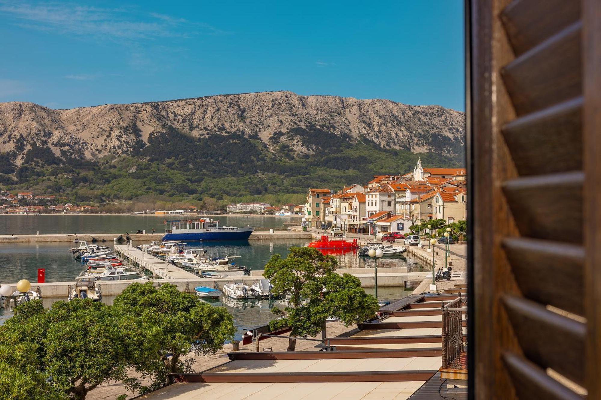 Apartments Ivo With Sea View Башка Экстерьер фото