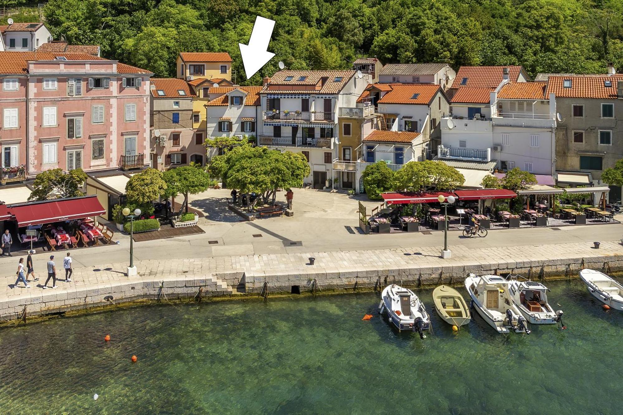 Apartments Ivo With Sea View Башка Экстерьер фото