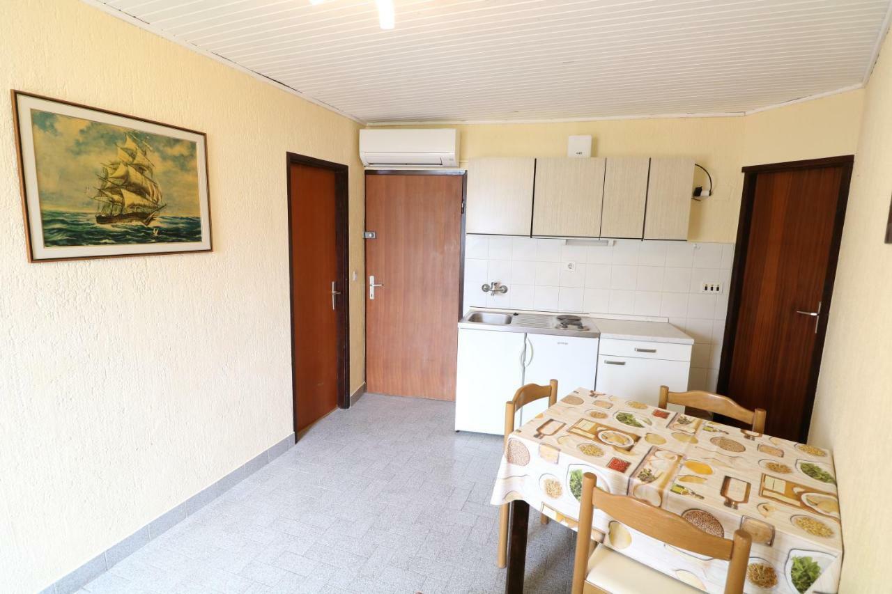 Apartments Ivo With Sea View Башка Экстерьер фото
