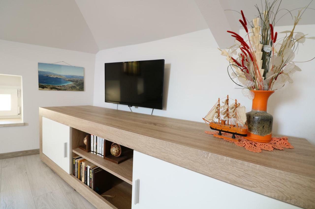 Apartments Ivo With Sea View Башка Экстерьер фото