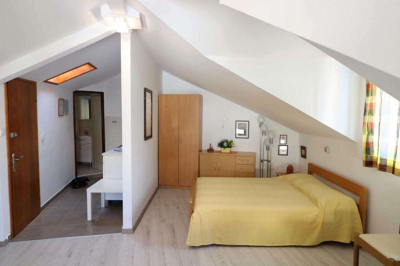 Apartments Ivo With Sea View Башка Экстерьер фото