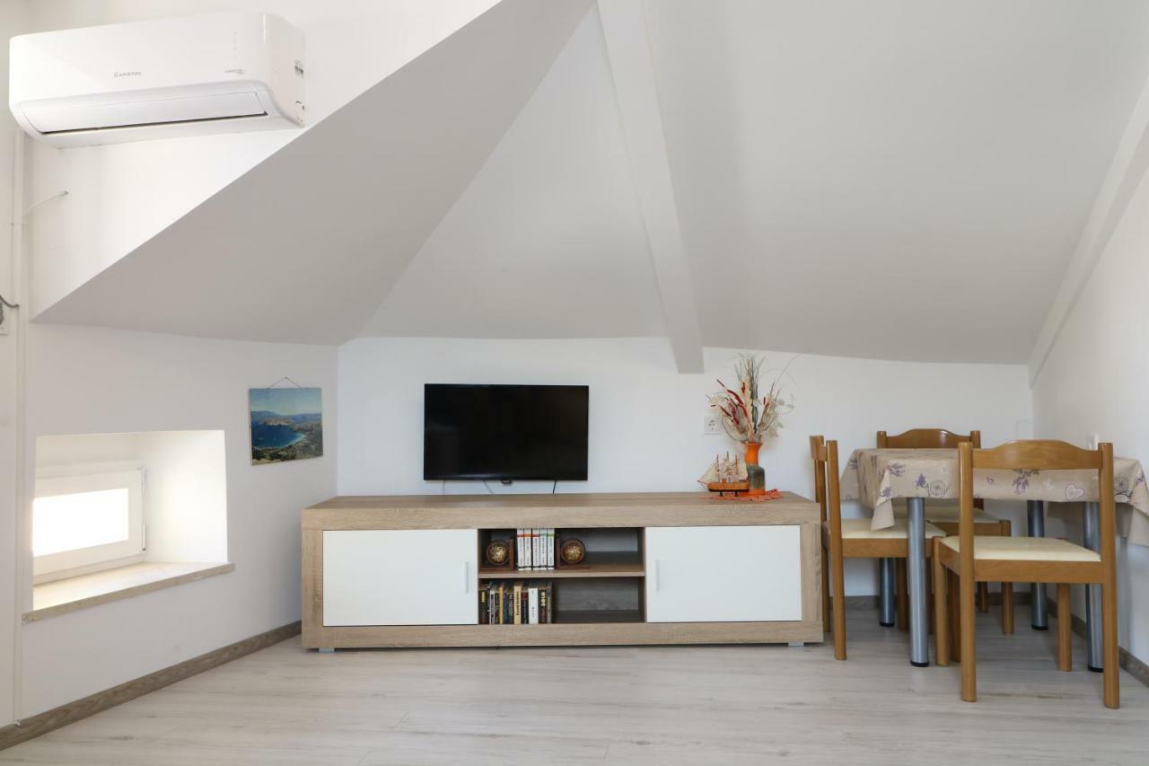 Apartments Ivo With Sea View Башка Экстерьер фото